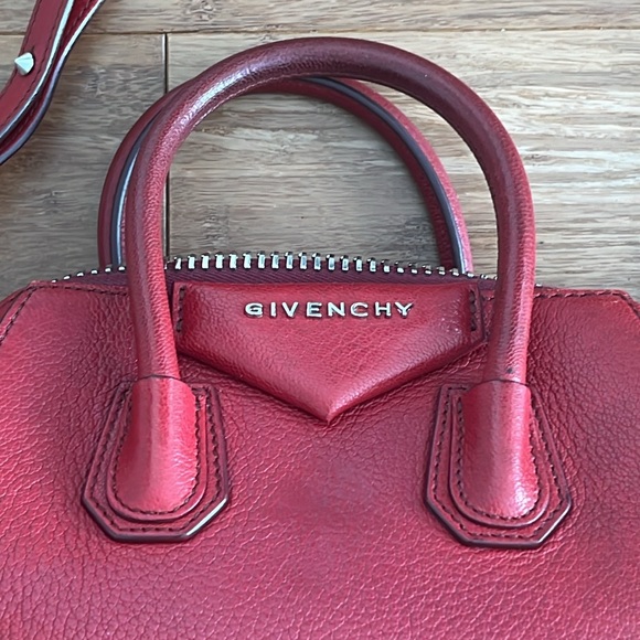 Givenchy small Antigona bag in a deep red grained leather with silver hardware - Picture 2 of 12